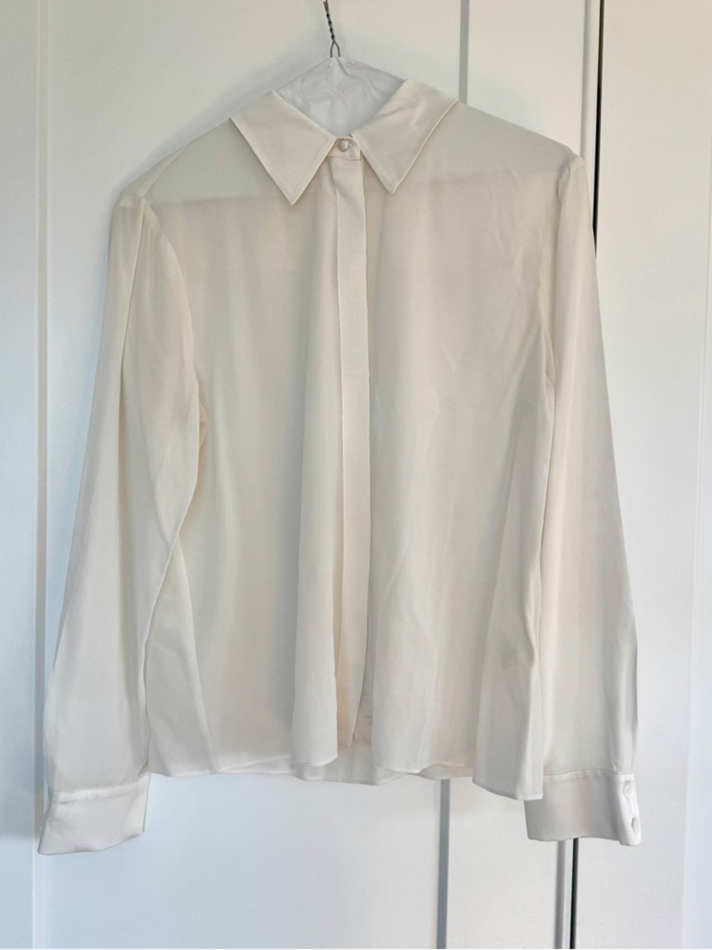 Alice + Olivia White Silk-Look Blouse
